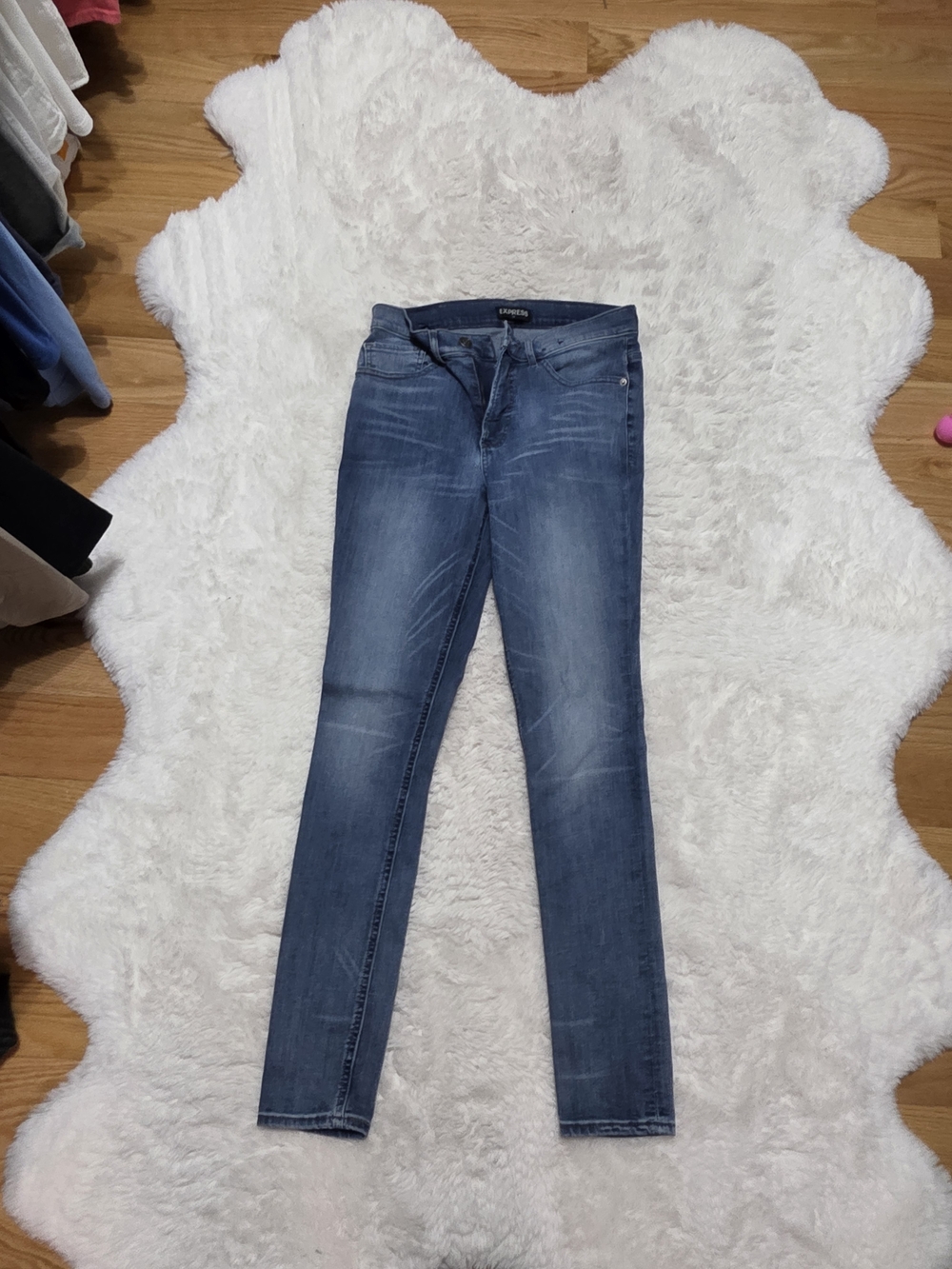 Express Skinny Jeans in Medium Blue Wash